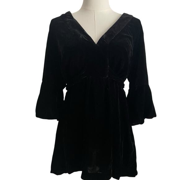 Black Velvet Top Womens L Old Navy Flare Sleeve Holiday Event Dark Fairy Grunge - Picture 1 of 9